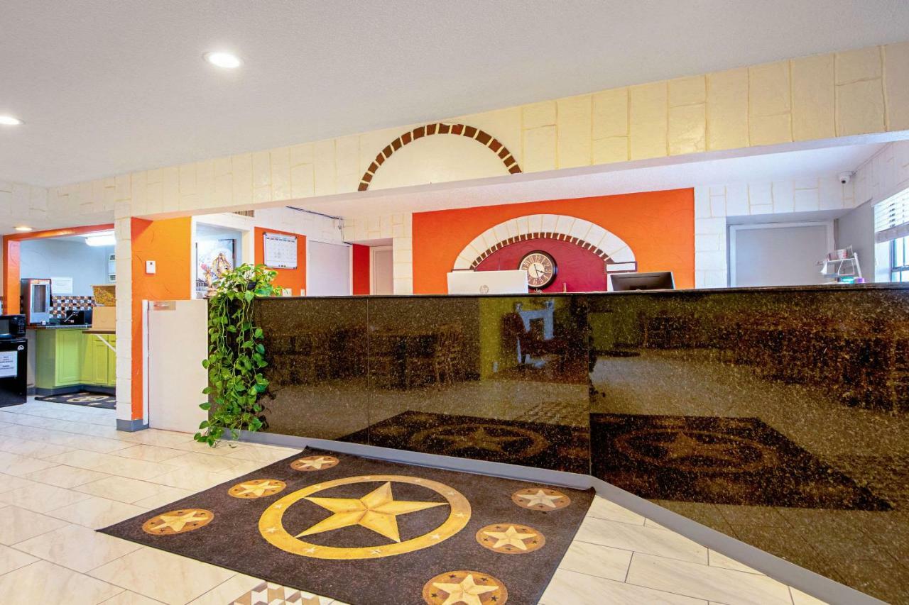 Economy Inn & Suites Denton Esterno foto