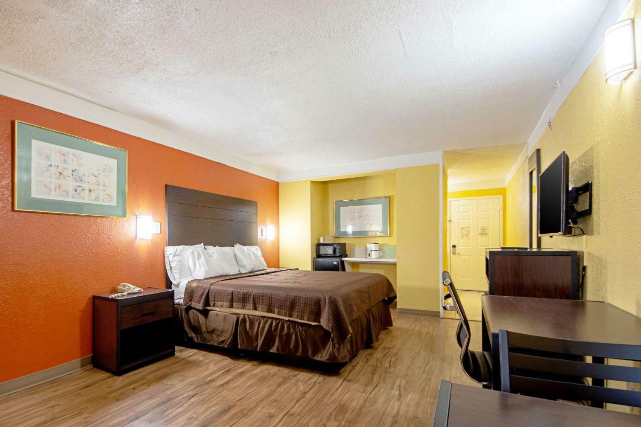 Economy Inn & Suites Denton Esterno foto