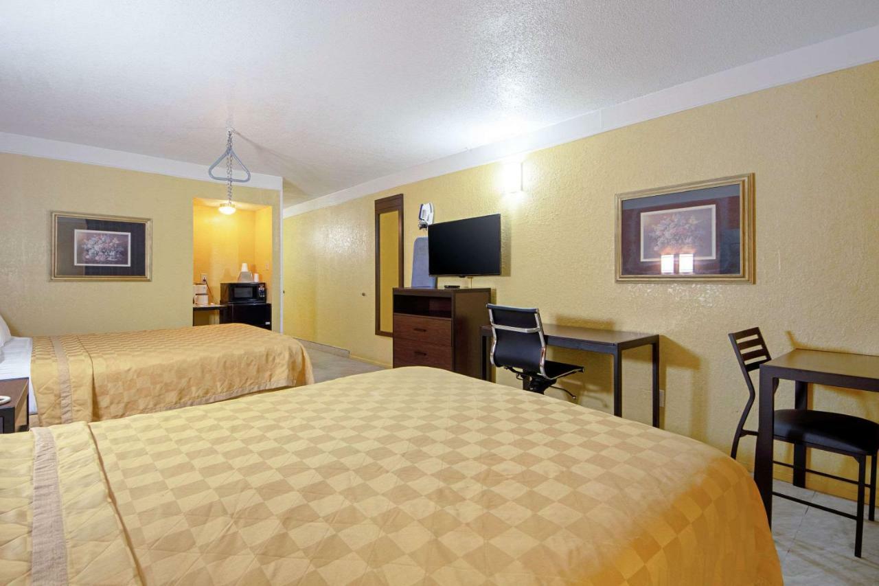 Economy Inn & Suites Denton Esterno foto