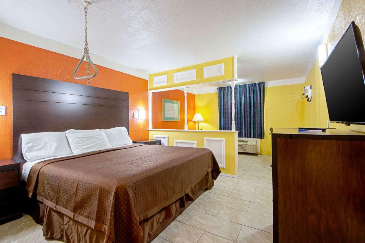 Economy Inn & Suites Denton Esterno foto