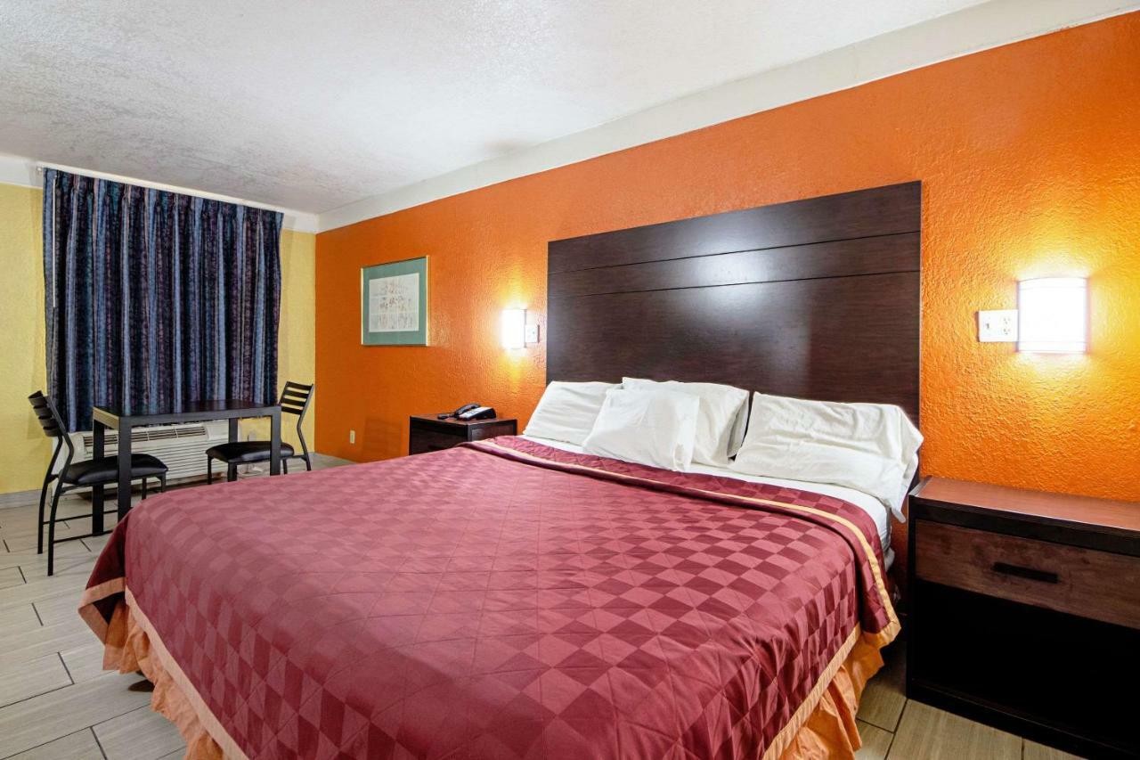Economy Inn & Suites Denton Esterno foto