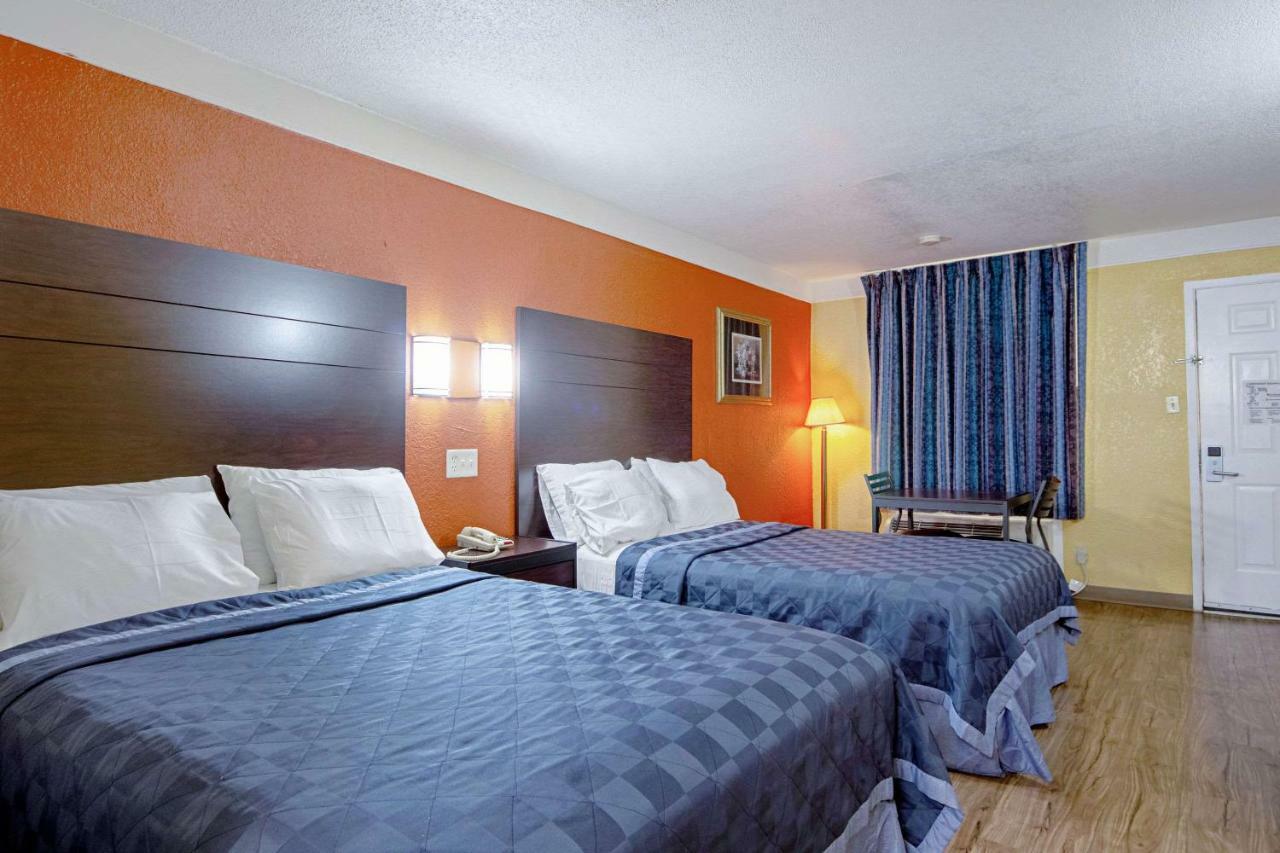 Economy Inn & Suites Denton Esterno foto