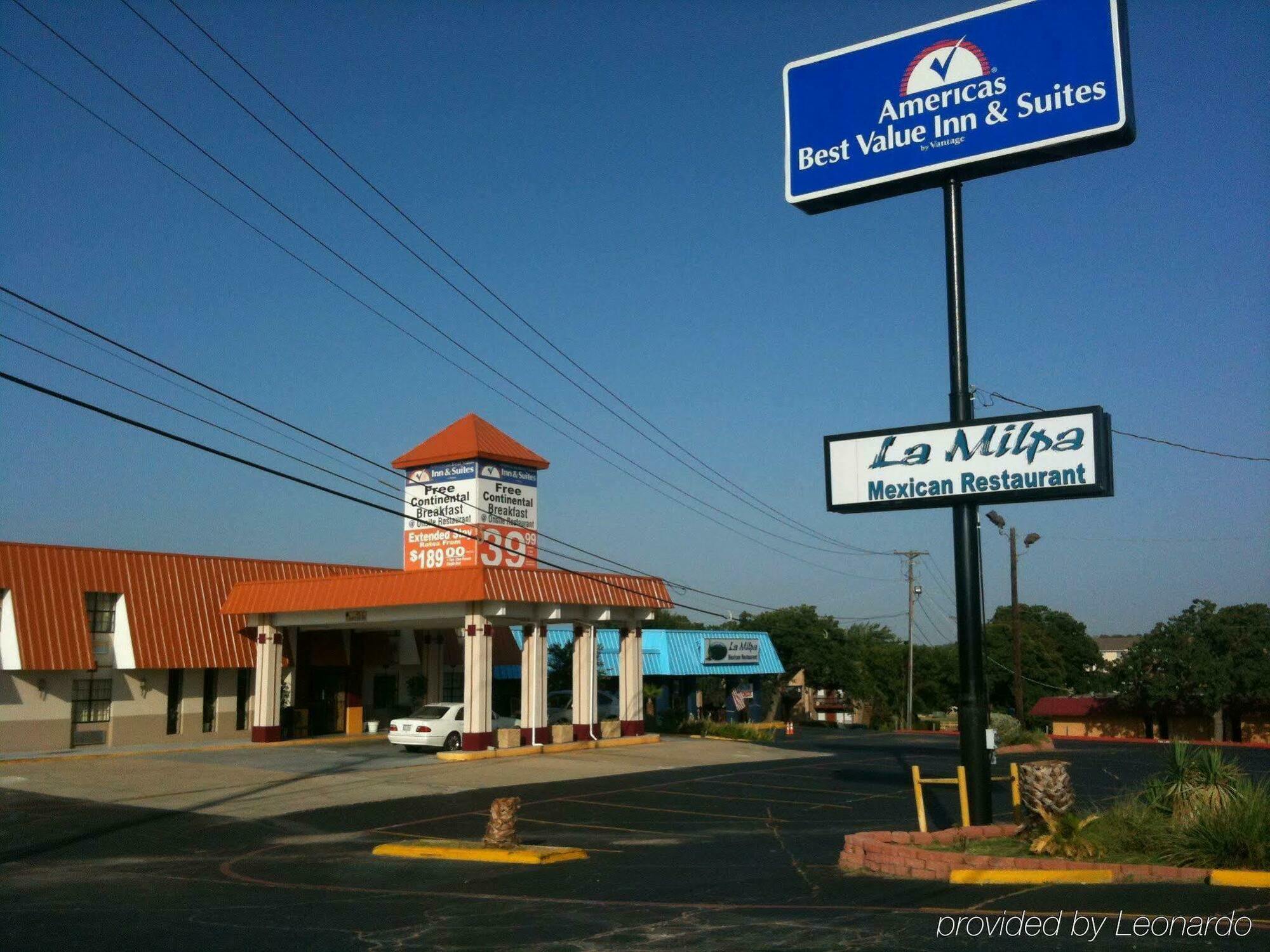Economy Inn & Suites Denton Esterno foto