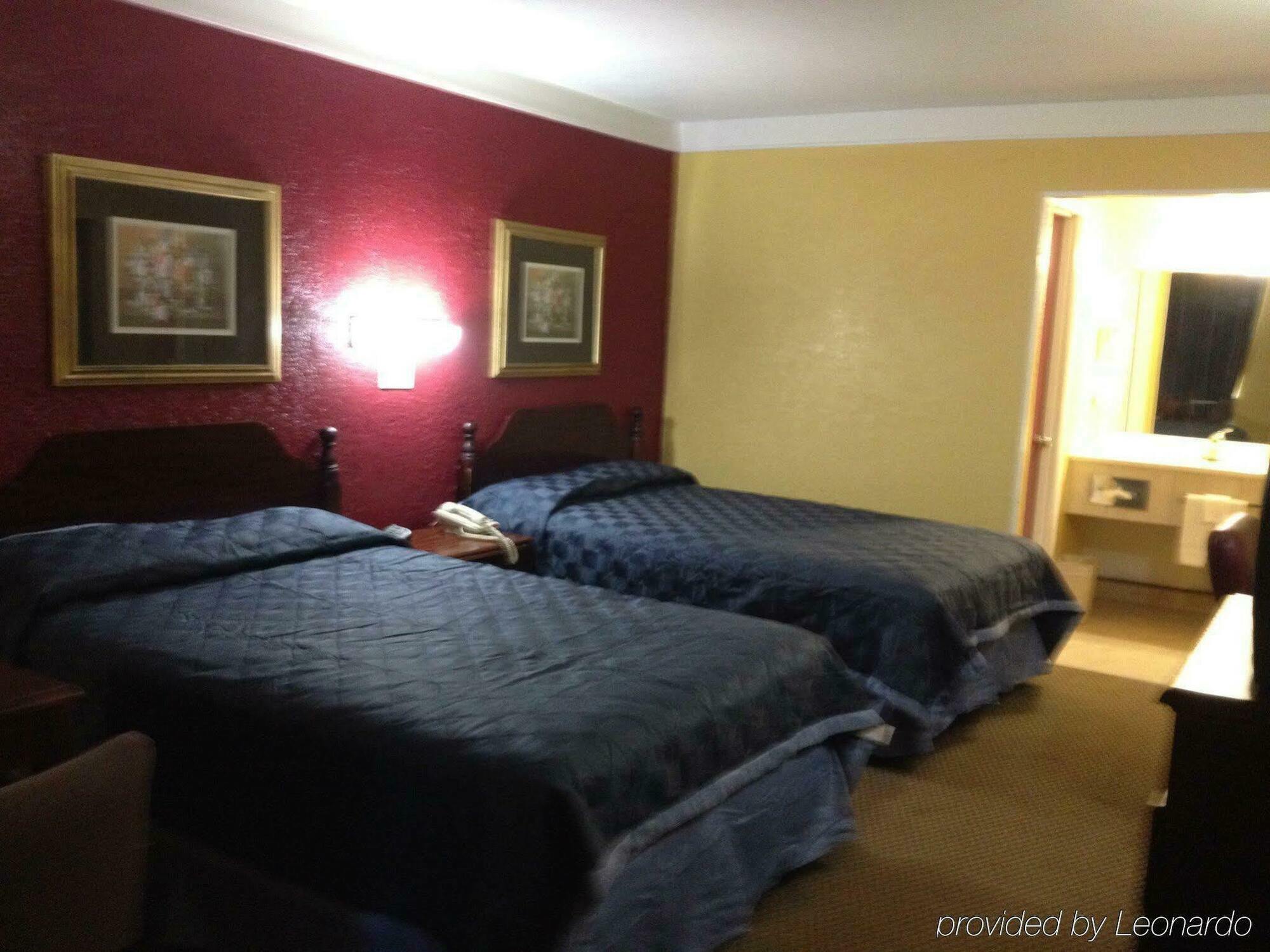 Economy Inn & Suites Denton Esterno foto