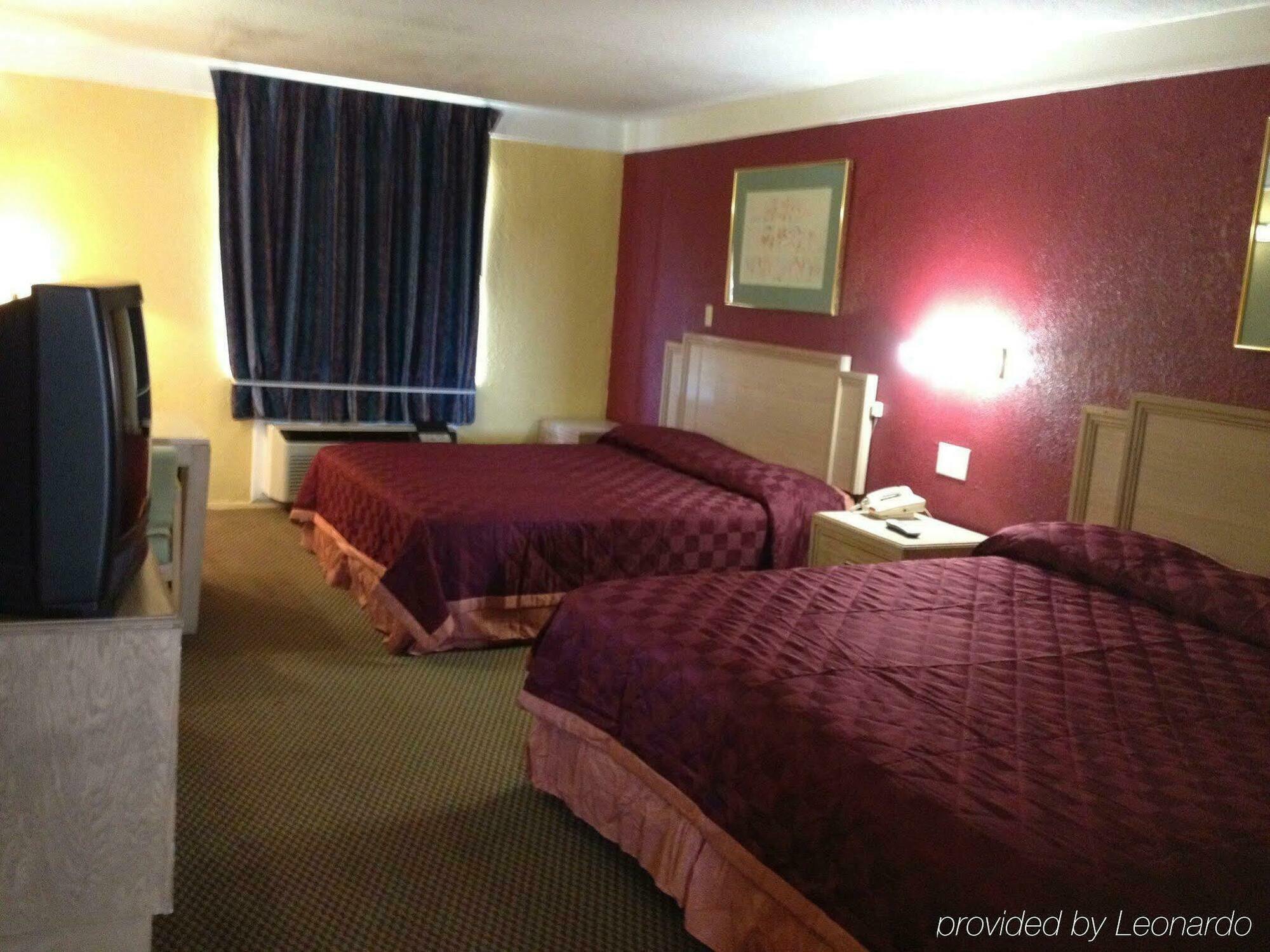Economy Inn & Suites Denton Esterno foto