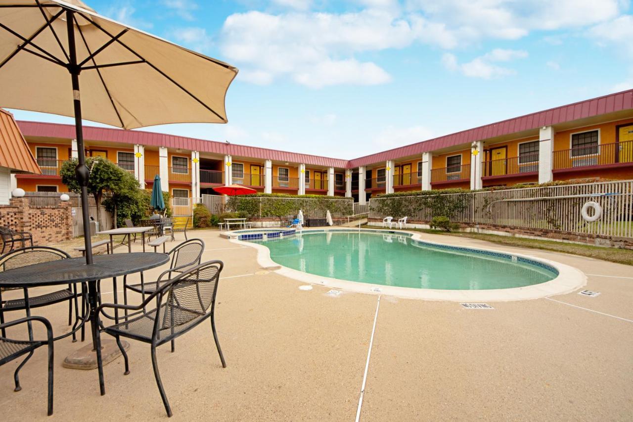 Economy Inn & Suites Denton Esterno foto